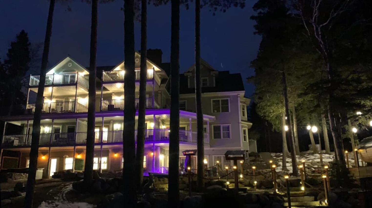 Estello Suites & Spa Lac-Megantic Ngoại thất bức ảnh