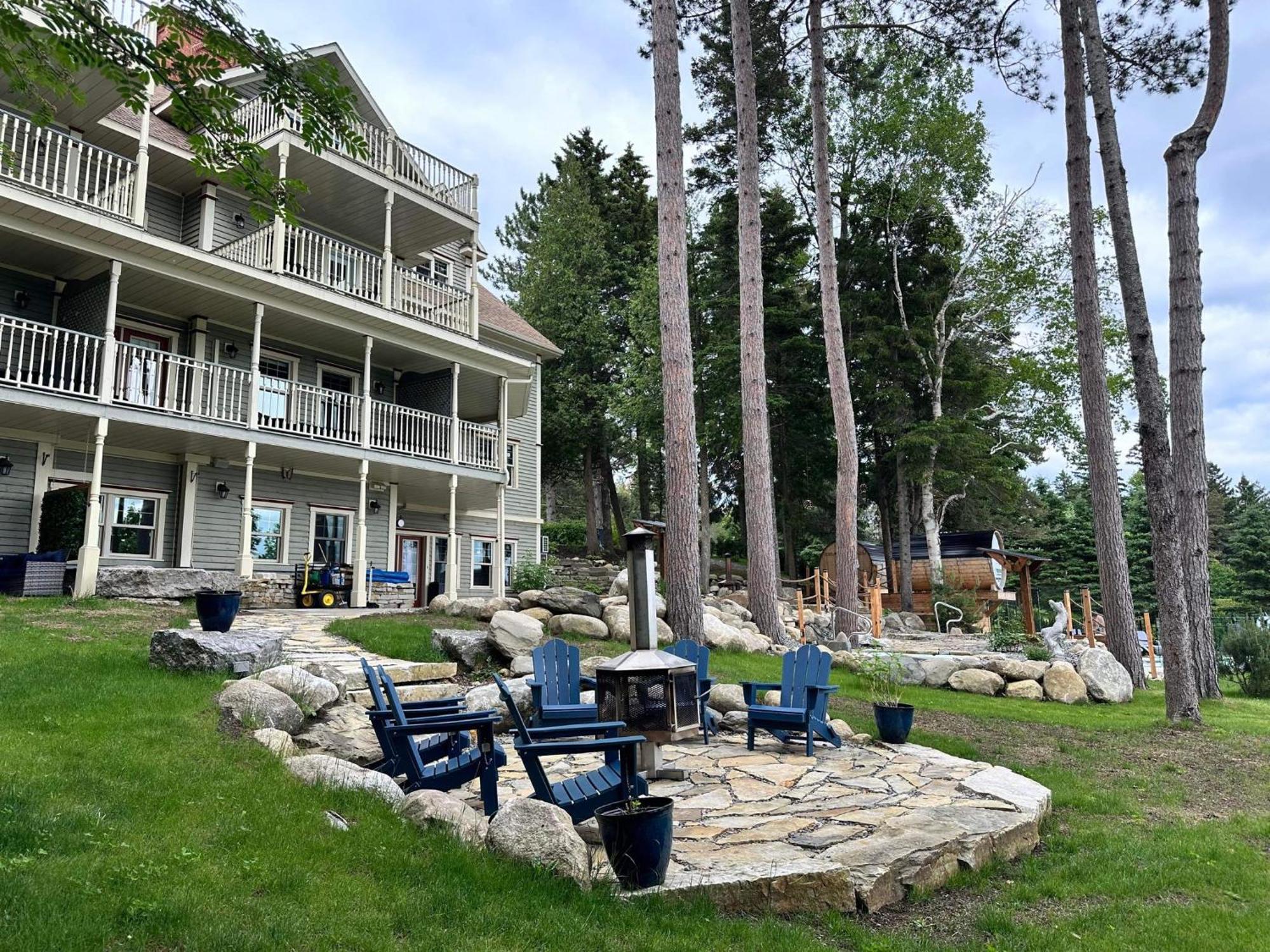 Estello Suites & Spa Lac-Megantic Ngoại thất bức ảnh