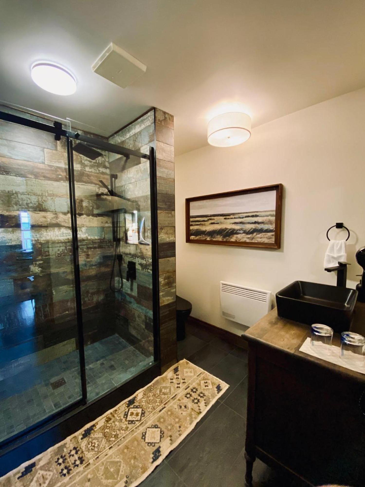 Estello Suites & Spa Lac-Megantic Ngoại thất bức ảnh